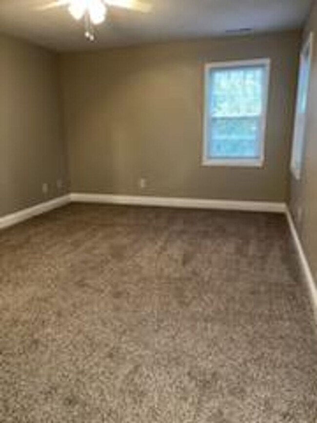 Foto del edificio - 3 BR Close to Bosch, Downtown, Shopping!