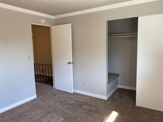 Building Photo - 2209-2237 S Salmon Lane, 83705