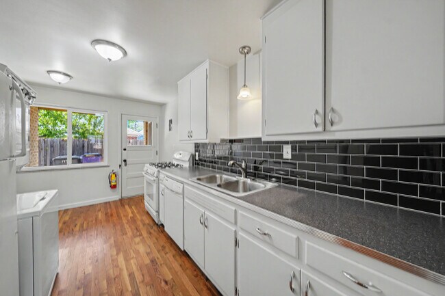 Photo - 1437 N Jasmine Street- Apartment