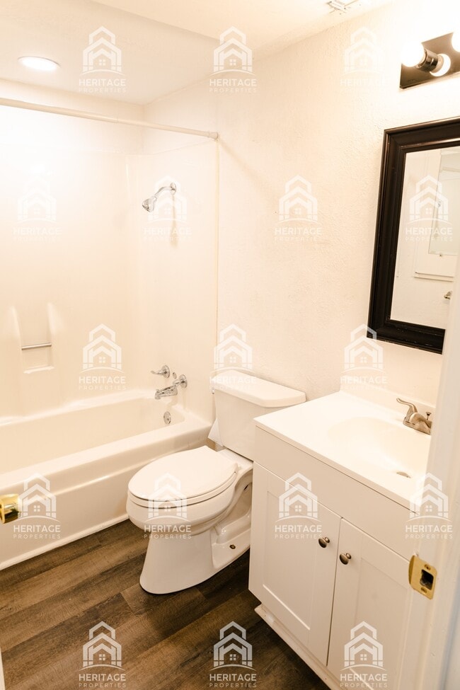 Building Photo - 91 Runaway Bay Dr