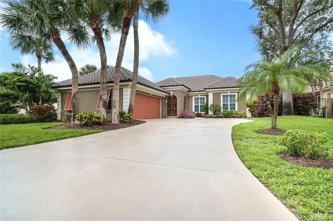 Foto del edificio - Turnkey furnished 4 bedroom, 3 bath pool home on the golf course in Boca Royale, with a full golf...
