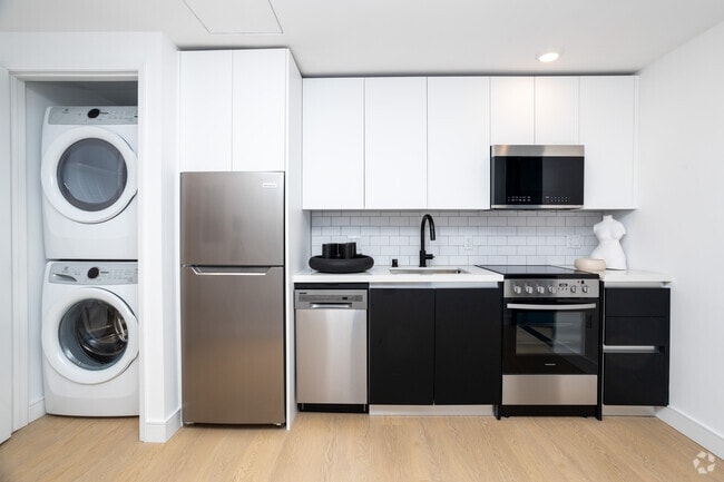 Solo Suite Kitchen with Laundry in 2bd/2bth - Miles at Harvard