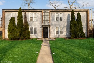 Building Photo - 8637 S Ingleside Ave