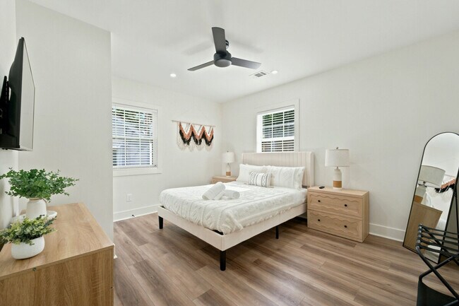 Foto del edificio - 582 Hamilton E Holmes Dr NW