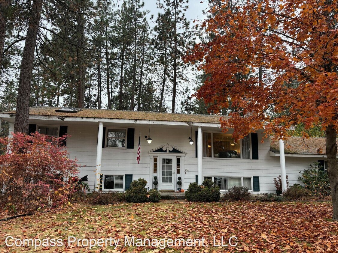 Primary Photo - 3 br, 2 bath House - 104 S Ridgewood Dr. #1