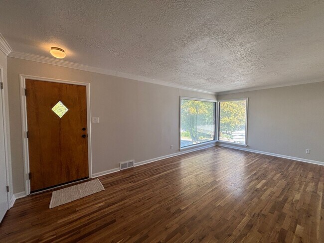 Building Photo - Spacious Four Bedroom Single Family Home
