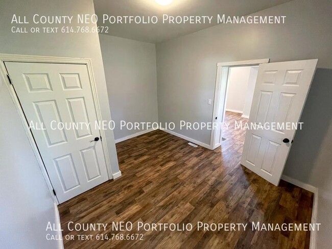 Building Photo - Updated 2 bed, 1 Bath Home