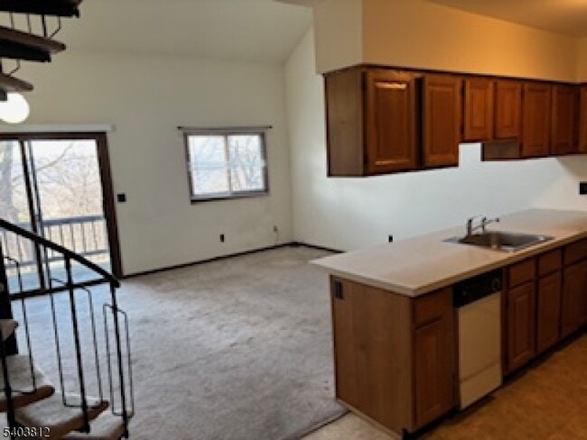 Building Photo - 3 Gray Rock Dr