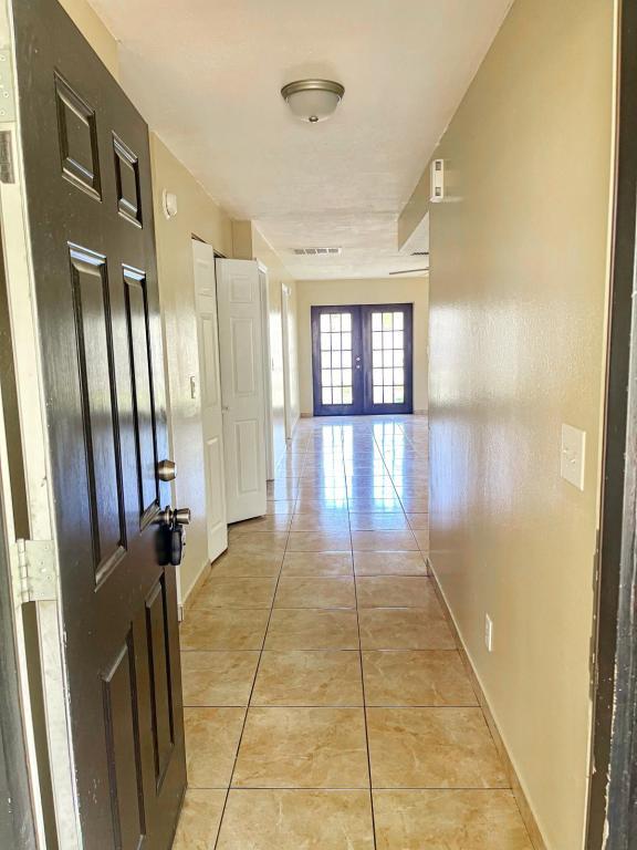 Building Photo - 609 N Palm Drive