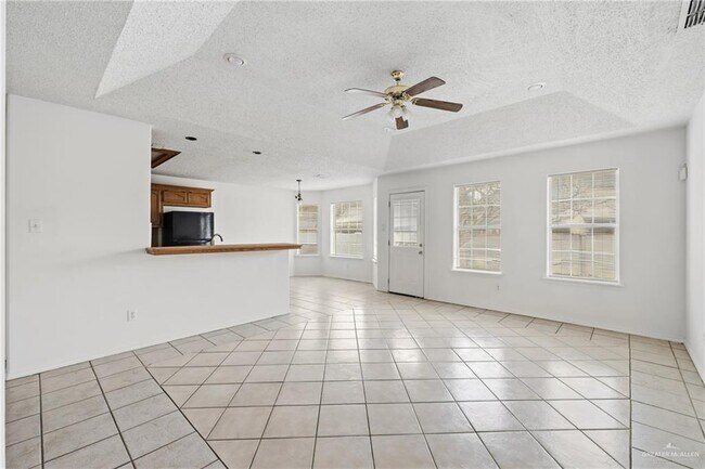 Foto del edificio - 12 Emory Ave