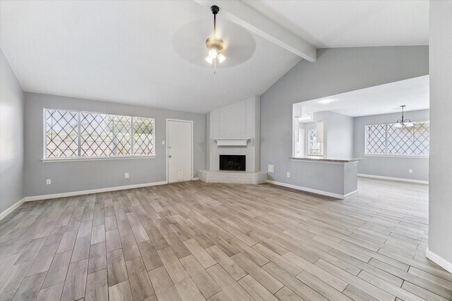 Foto del edificio - 7235 Gallant Glen Ln