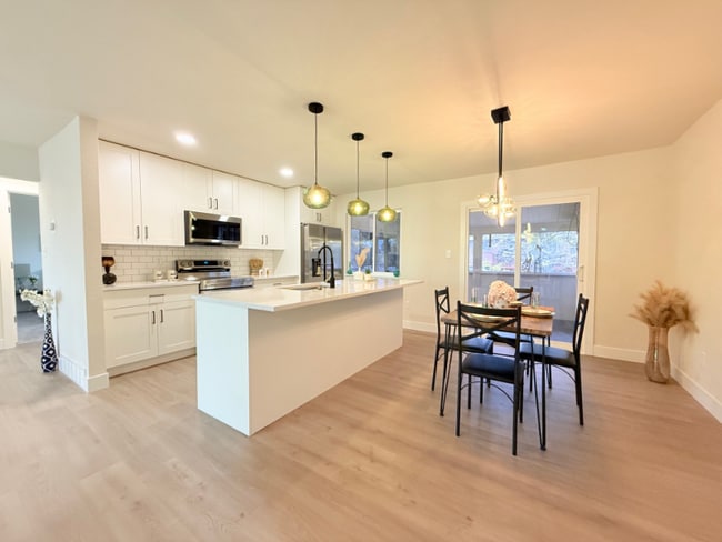 Photo - 4770 Newton Dr House