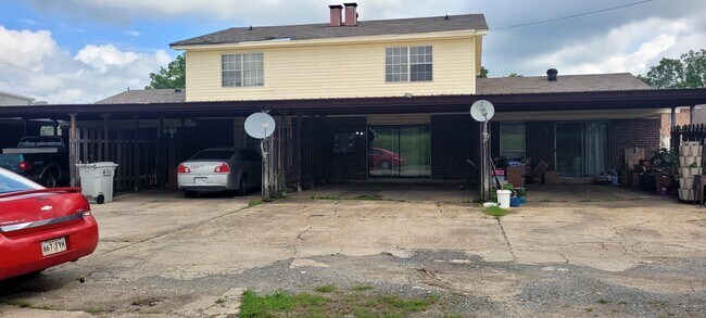 Foto del edificio - 65 W Elmwood Dr