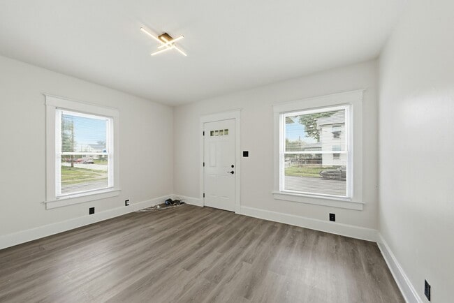 Foto del edificio - 1400 Woodlawn Ave