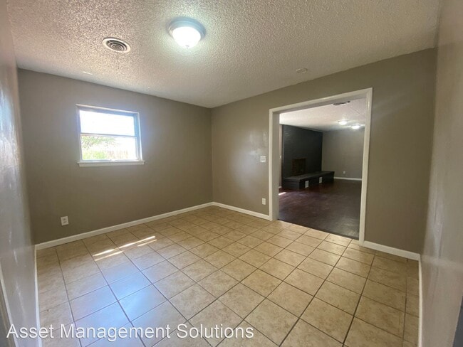 Building Photo - 7 br, 3.5 bath House - 2624 SW 57th St