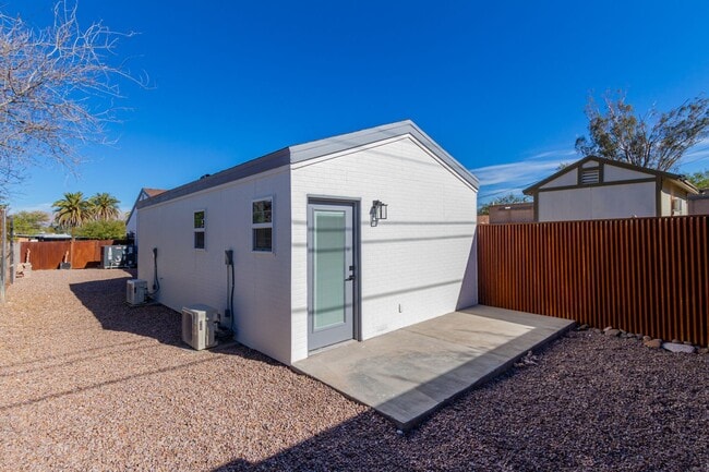 Foto del edificio - **COMING SOON!**Central- Charming 1 bd w/ ...