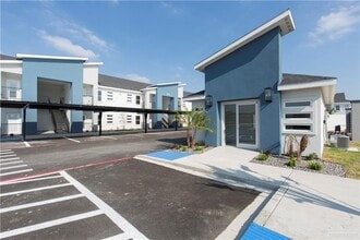 Building Photo - 20 S 15th Ave