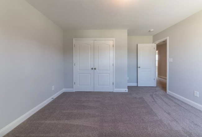 Foto del edificio - Room in House on Hanover Ct