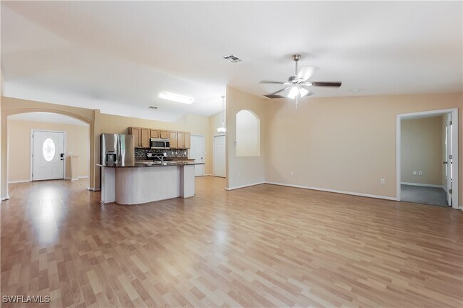 Foto del edificio - 1120 Cariston Ave