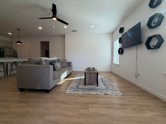 Foto del edificio - 5807 Virginia Ave