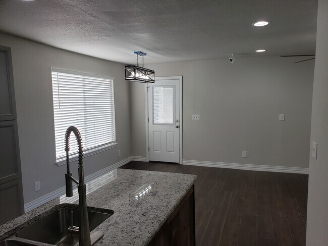 Foto del edificio - Home for rent