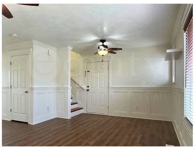 Building Photo - 8045 N Plum Creek Dr