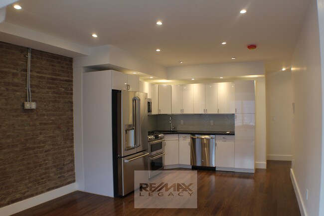 Building Photo - 3024 48th St