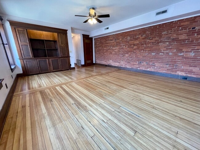 Building Photo - 801 N Pennsylvania St