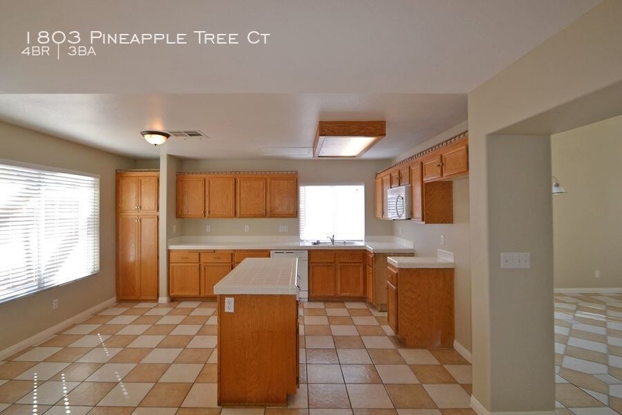 Primary Photo - 1803 Pineapple Tree Ct