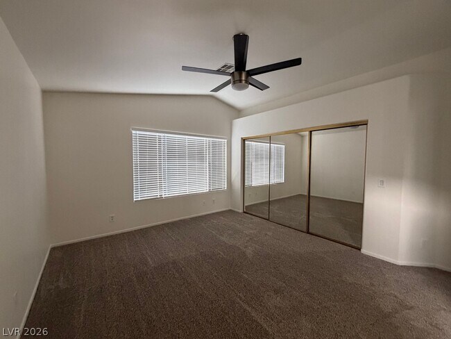 Building Photo - 1825 Sierra Oaks Ln
