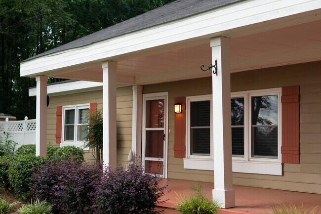Building Photo - 3213 Suwanee Creek Rd