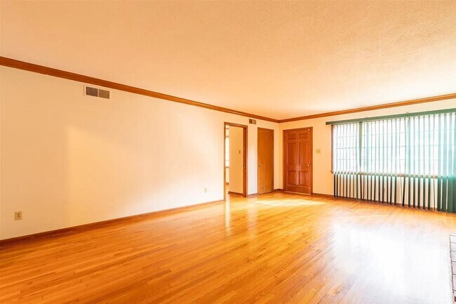 Foto del edificio - 644 Craft Rd