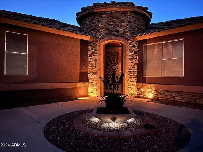 Primary Photo - 1530 E Branham Ln