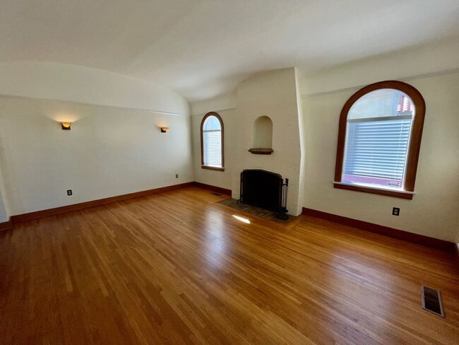 Foto del edificio - 2527 Bancroft St