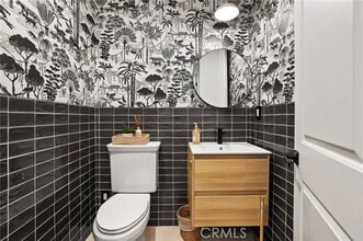 Building Photo - 7 Sunset Cove