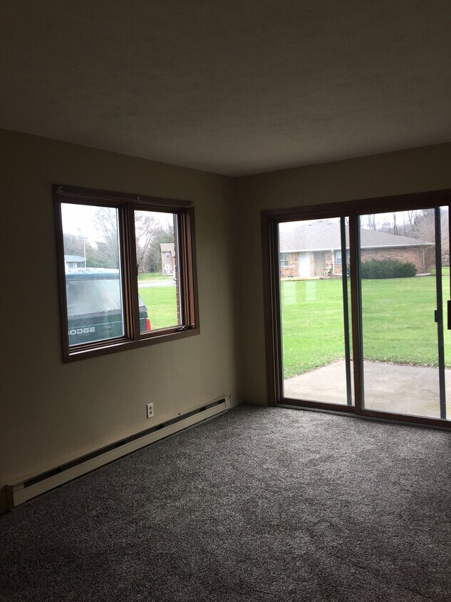 10012 Bitterroot Rd Unit 3, Roscoe, IL 61073 Apartments in Roscoe, IL