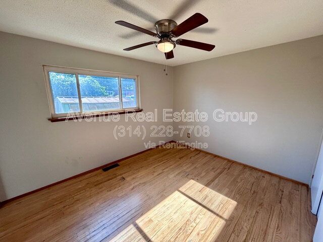 Foto del edificio - 5154 Ville Donna Ln