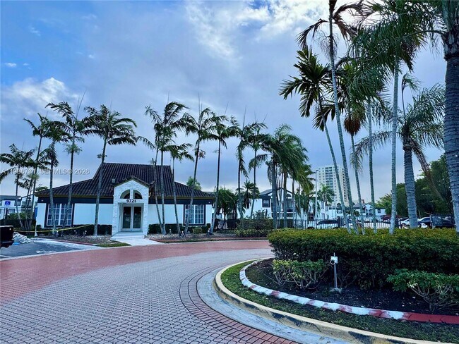 Foto del edificio - 9731 Fontainebleau Blvd