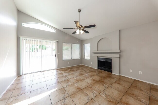 Foto del edificio - 18443 N 31st St