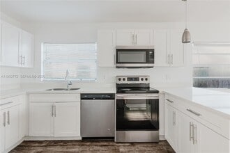 Building Photo - 4338 NW 24th Ave