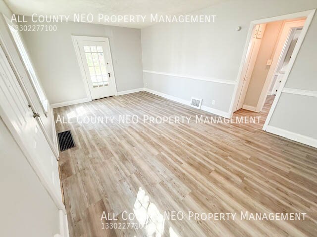 Foto del edificio - 900 Roslyn Ave SW