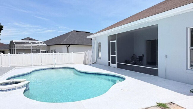 Foto del edificio - 906 Berwick Dr