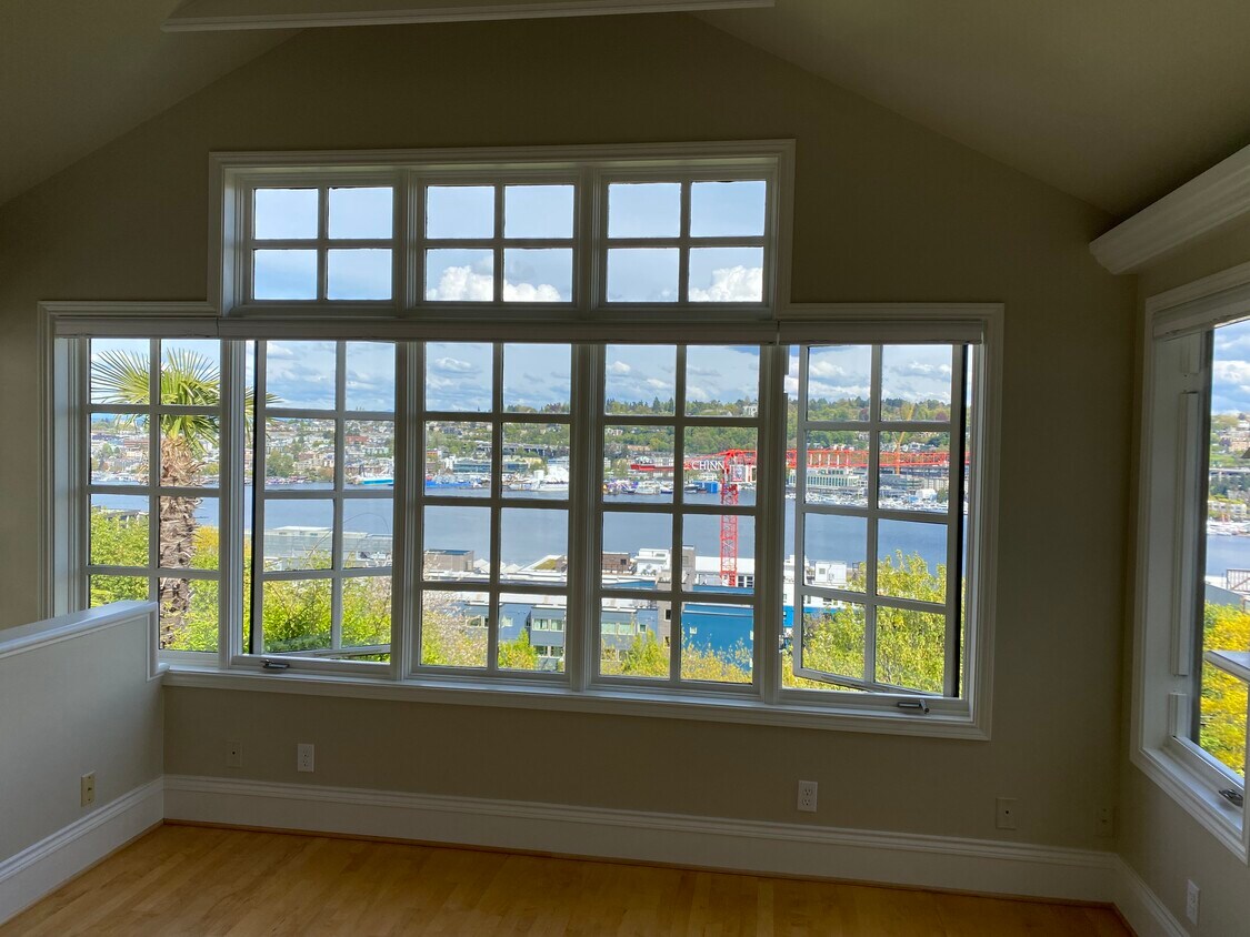 View from Living Rm and Kitchen - 606 Lee St