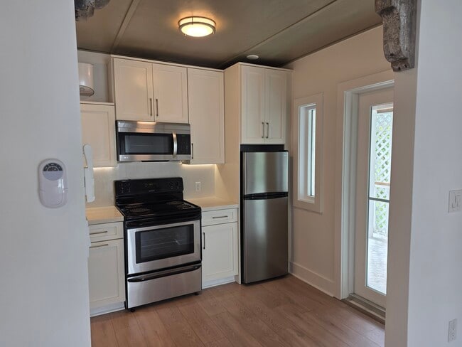 Modern kitchen - 912 NE 81st St