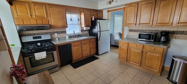 Building Photo - 4212 W 99th Pl