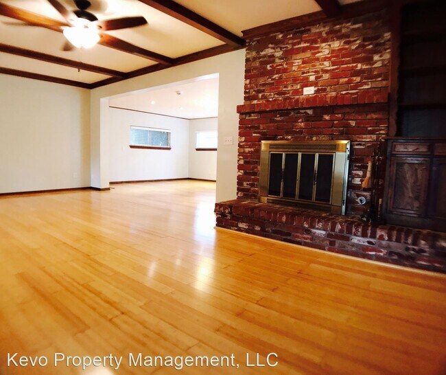 Building Photo - 3 br, 2 bath House - 7500 NW 26th St