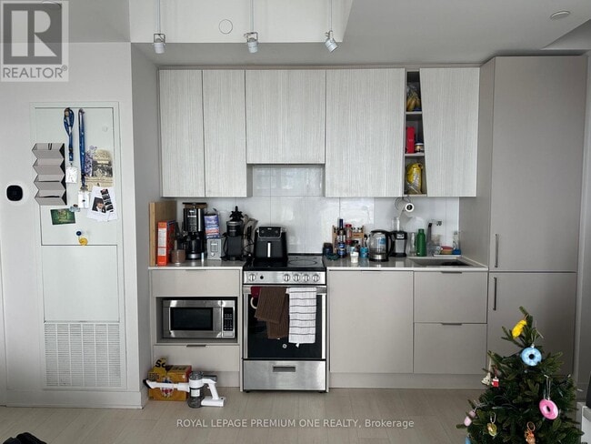 Photo du bâtiment - 3900 Confederation Pkwy