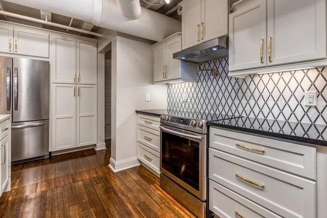 Building Photo - 32 Peachtree St NW