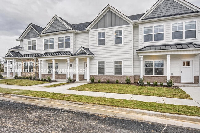 Building Photo - 305 Raines Ct