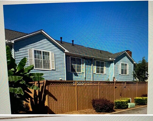 Building Photo - 5576 Clover Rise Ln